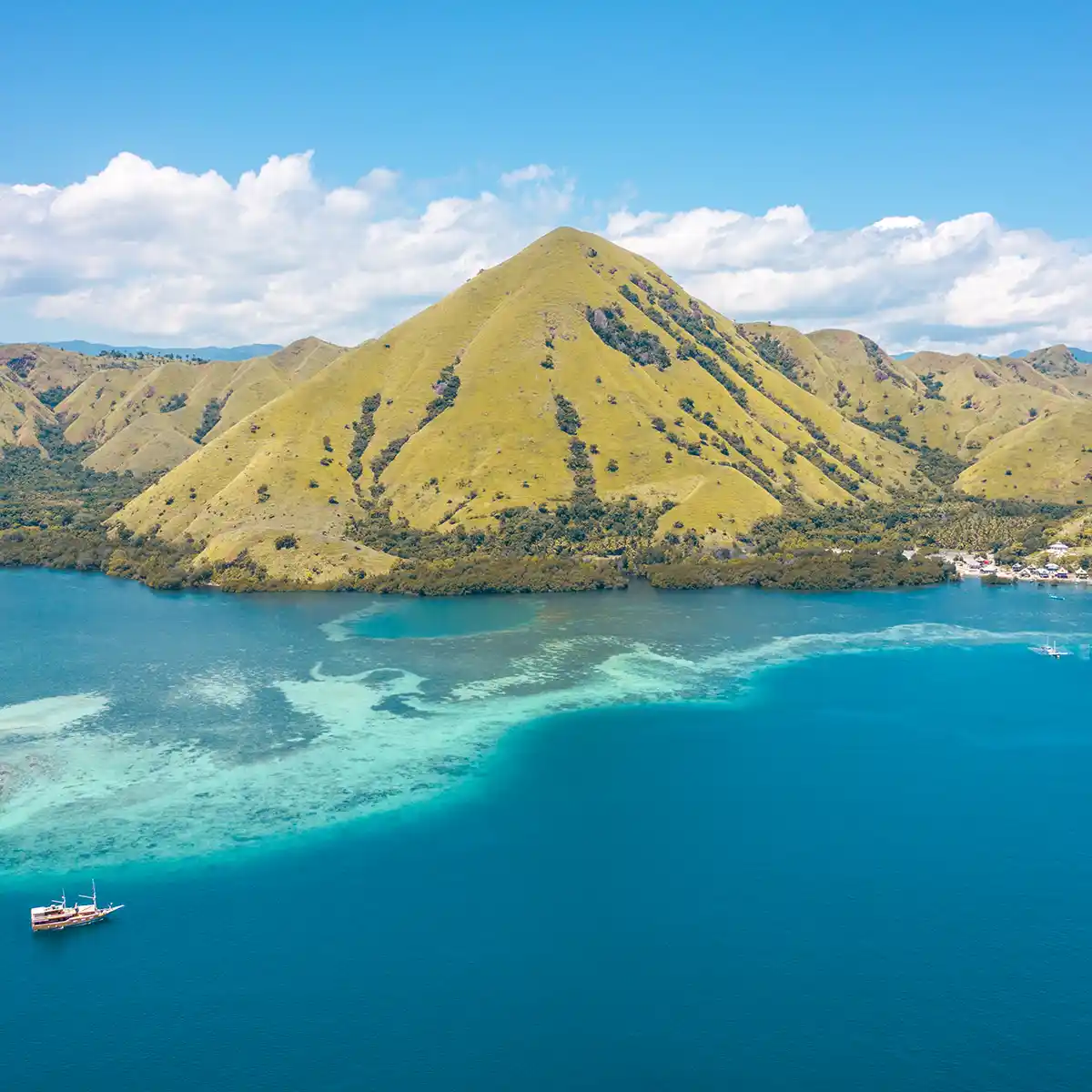 Kelor Island - BoatKomodoTrip
