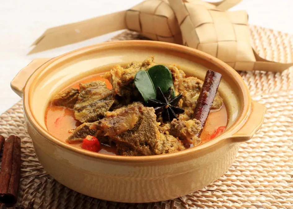 Gulai (source: unsplash)