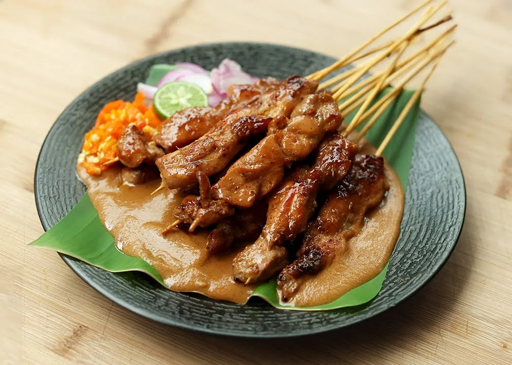 Sate ayam (source: unsplash)