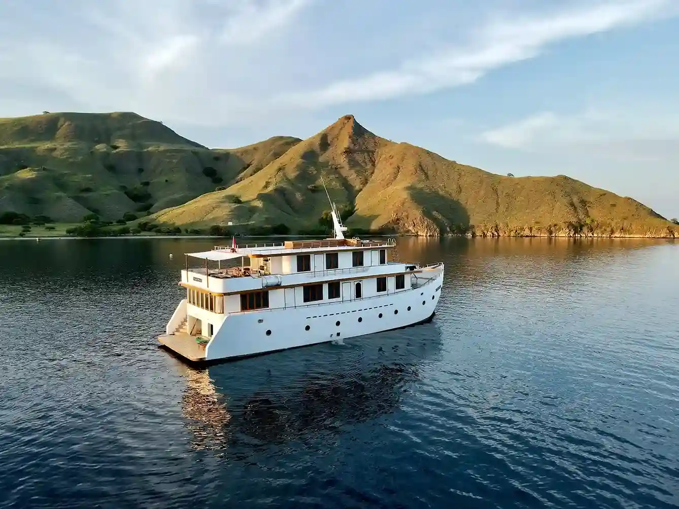 Le Costa Yacht Cruise Phinisi | Komodo National Park | Boat Komodo Trip