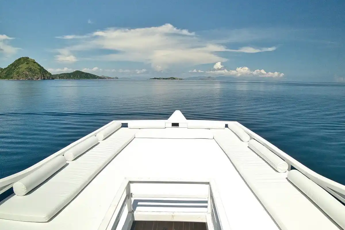 Malca Voyage Boat Charter | Malca Voyage Rooftop | Boat Komodo Trip