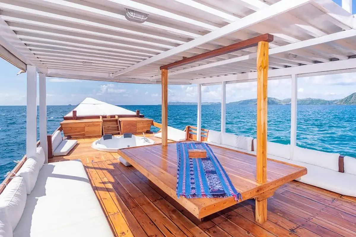 Malca Voyage Boat Charter | Malca Voyage Chill Area | Boat Komodo Trip