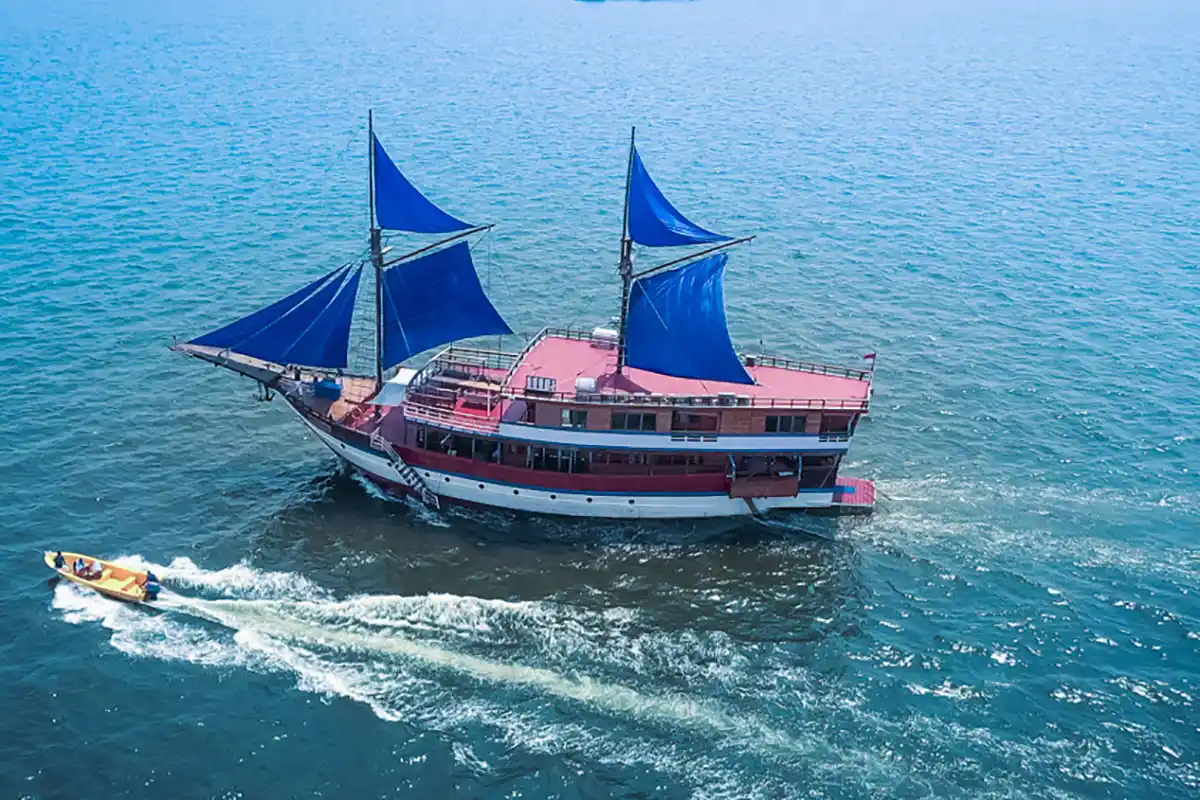 Mutiara Phinisi Exterior