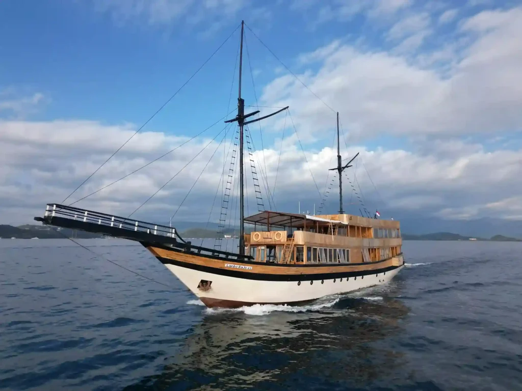 Lamborajo III Cruise Yacht