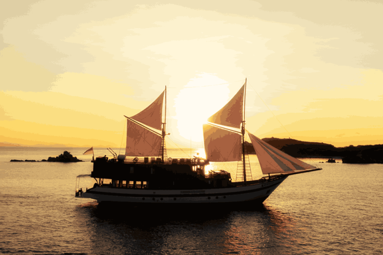 Neptune Yacht Cruise Phinisi Exterior - Boat Komodo Trip