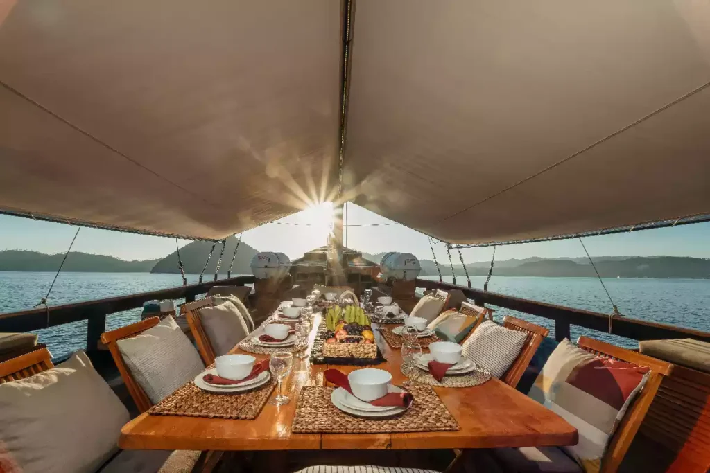 Adishree-Outdoor-Dining-Area-2-1-1024×683-1