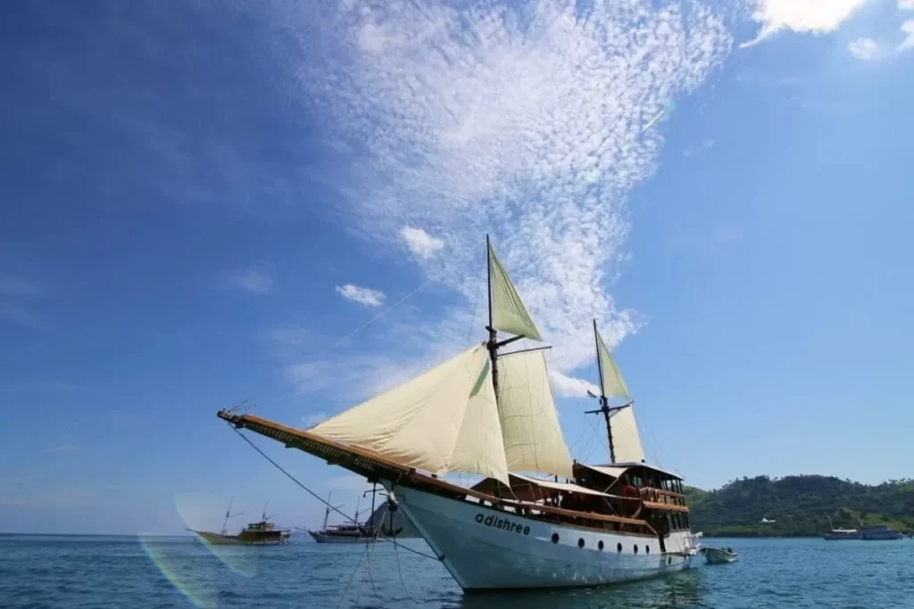 Adishree-Phinisi-Exterior-1-1024×683-1