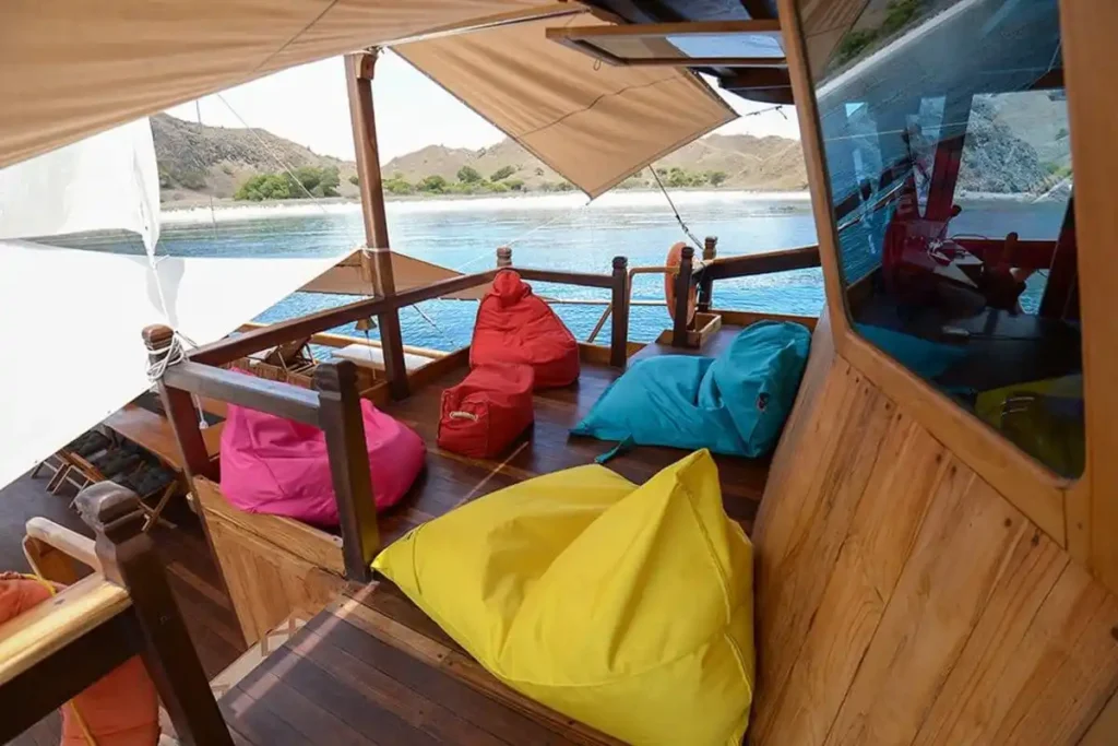 Adishree-Phinisi-Relax-Area-1-1024×683-1