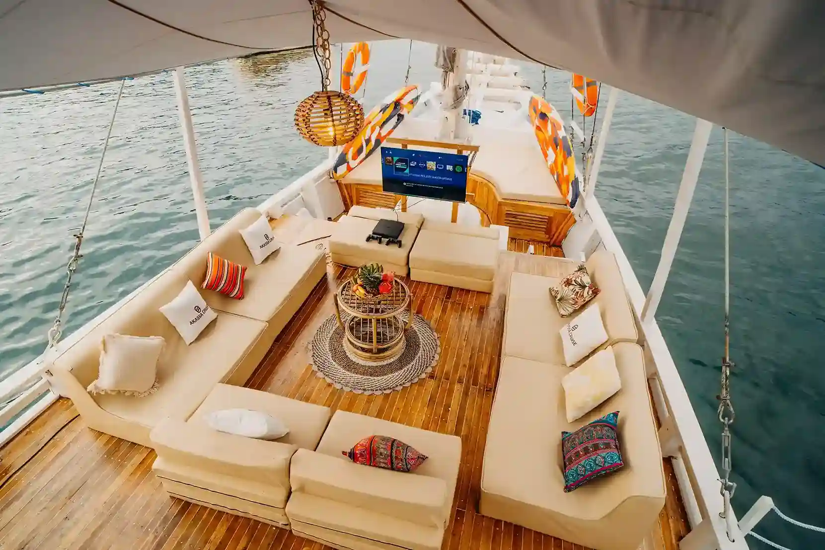 Akassa Yacht Cruise Phinisi - BoatKomodoTrip