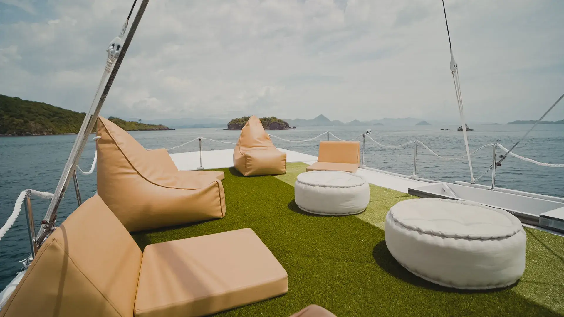 Akassa Yacht Cruise Phinisi - BoatKomodoTrip