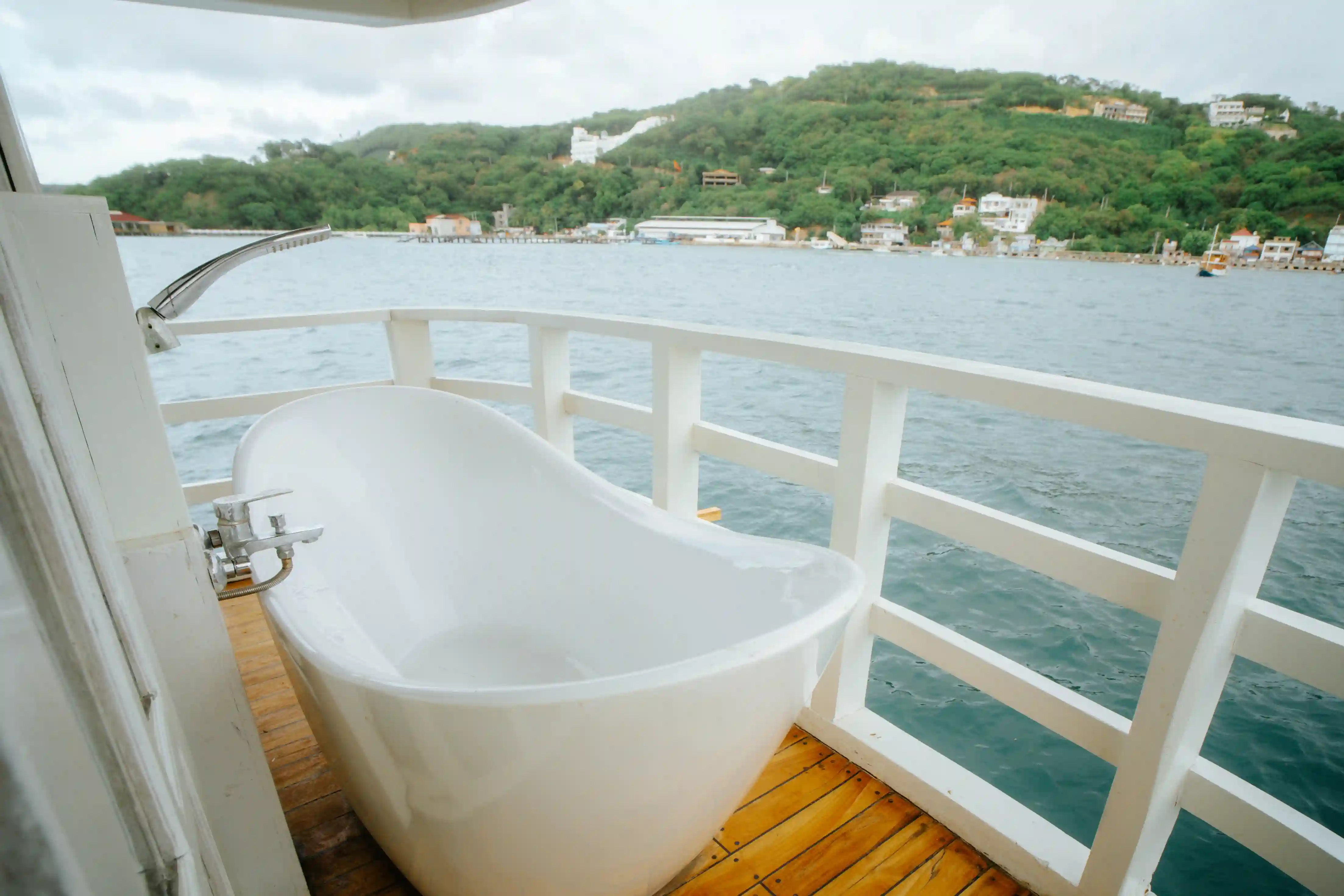 Akassa Yacht Cruise Phinisi - BoatKomodoTrip