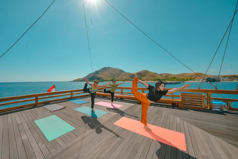 Andamari Phinisi Boat Charter | Andamari Phinisi Sundeck Area for Yoga | Boat Komodo Trip