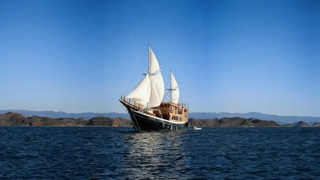 Cordelia Yacht Cruise Phinisi Charter | Boat Komodo Trip