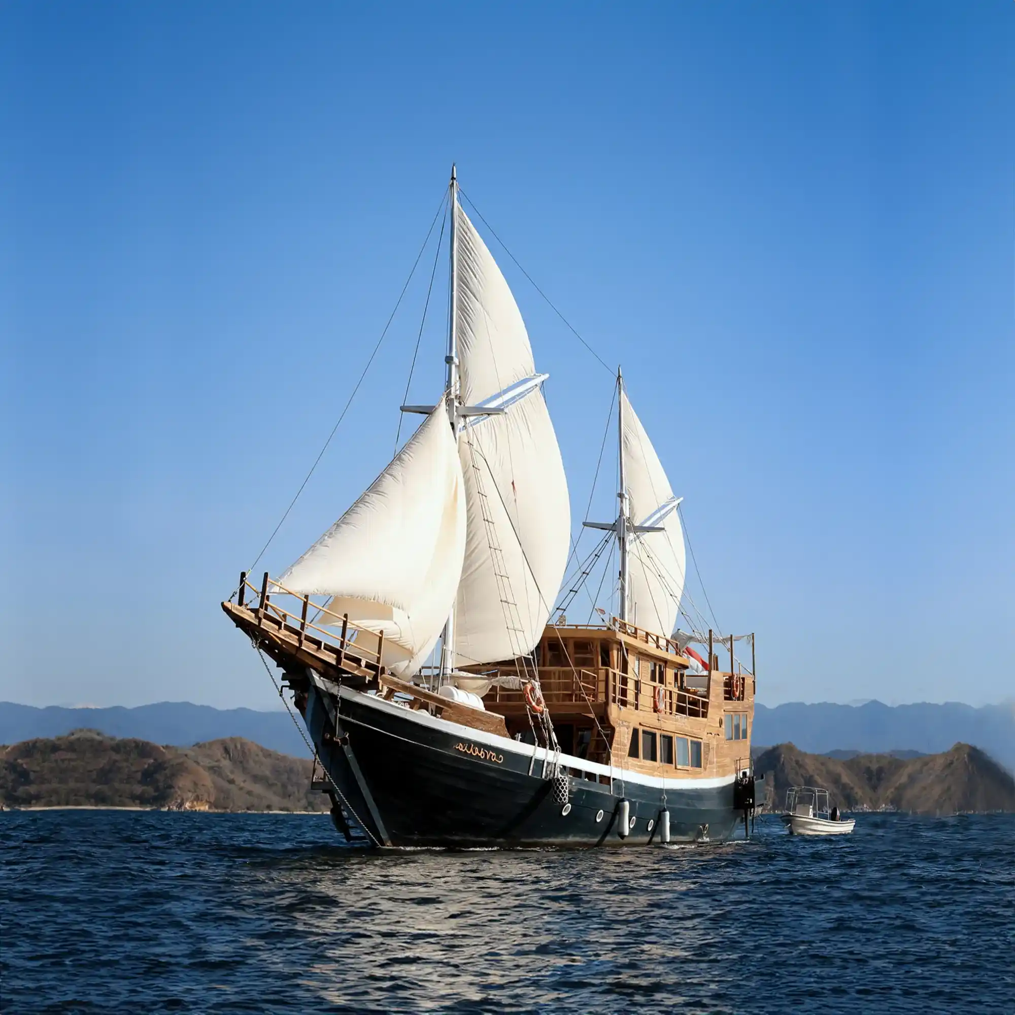 Cordelia Phinisi: 33-Meter VIP Boat for Komodo National Park