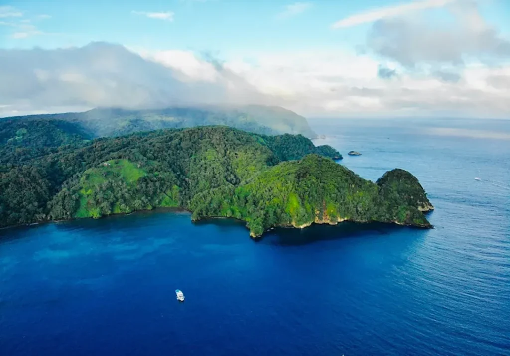 Cocos Island, Costa Rica1 - BoatKomodoTrip