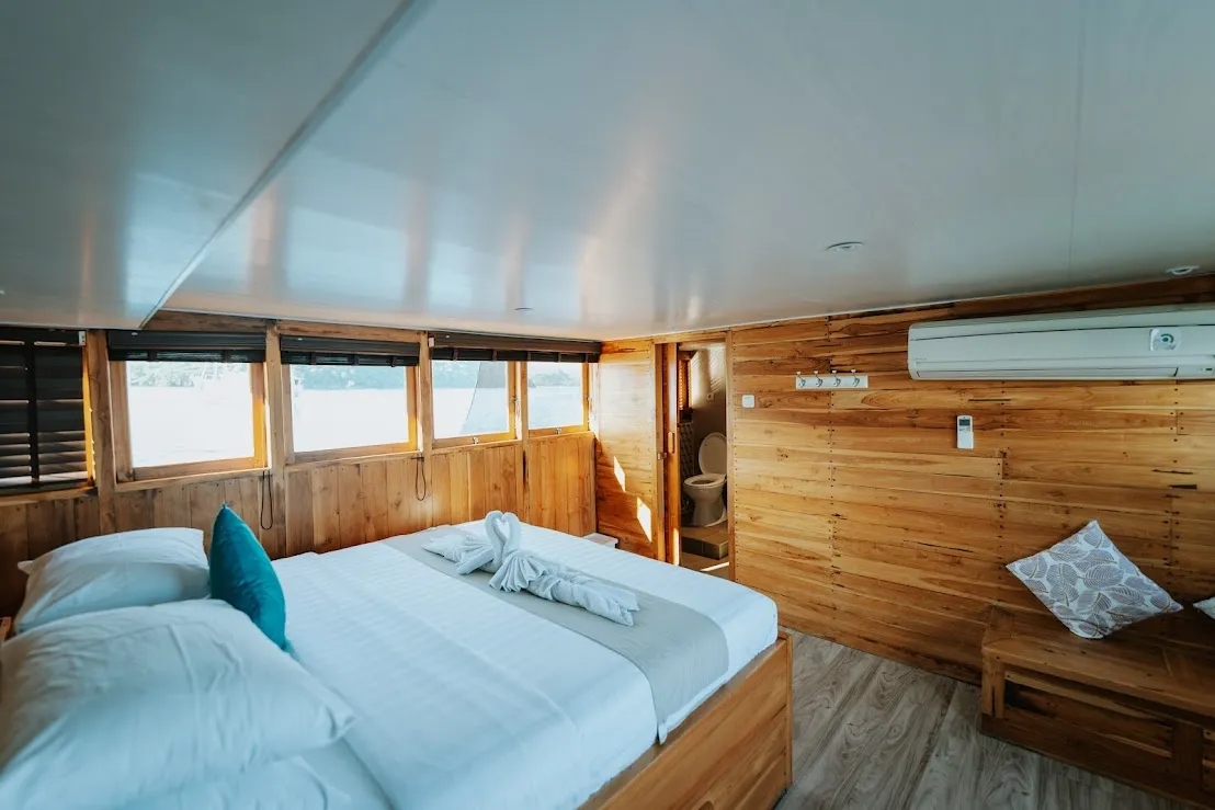 Cordelia Phinisi Saphire Cabin | Cordelia Phinisi Boat Charter | Boat Komodo Trip