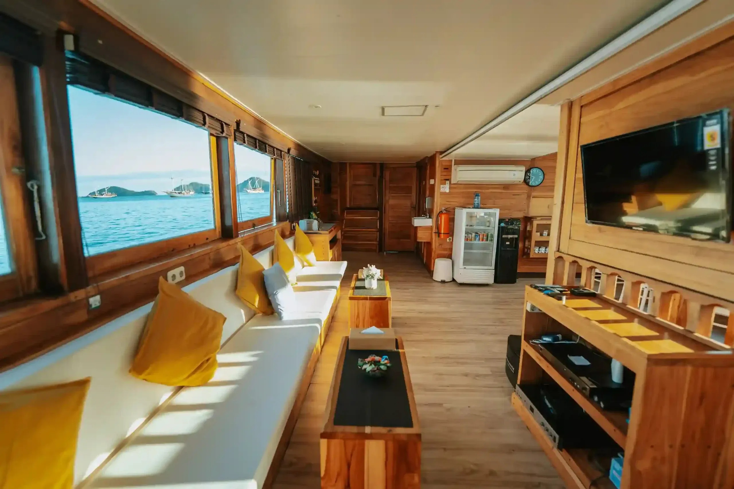 Cordelia Yacht Cruise Lounge Area - BoatKomodoTrip