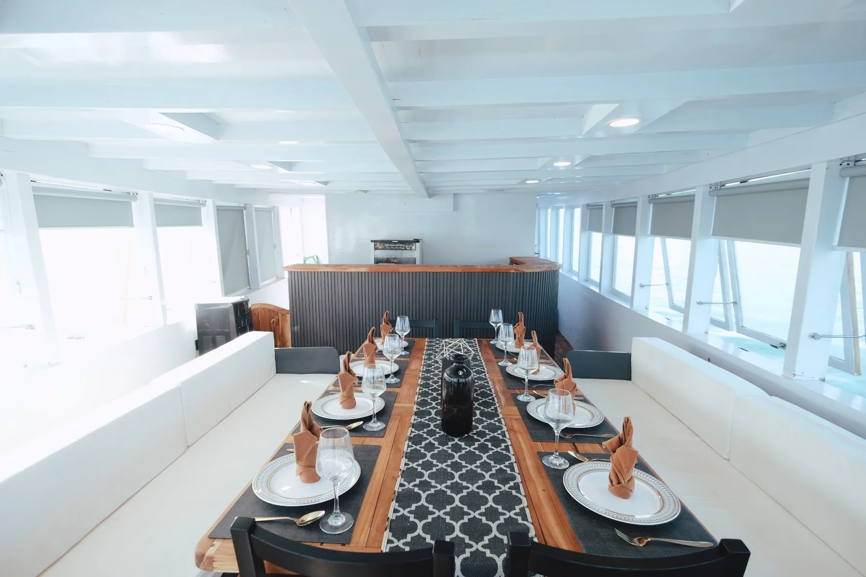 Derya Indoor Dining Area- BoatKomodoTrip