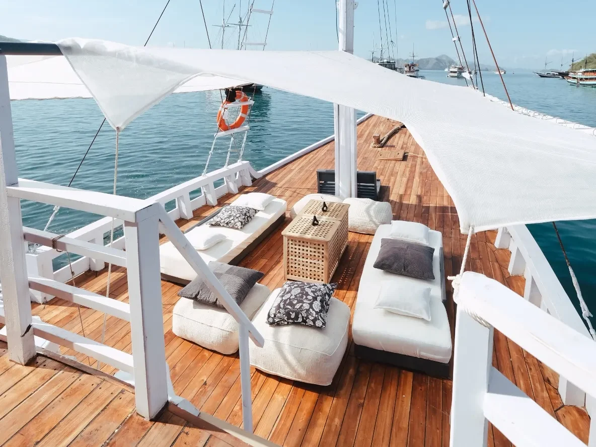 Derya Chill Area- BoatKomodoTrip