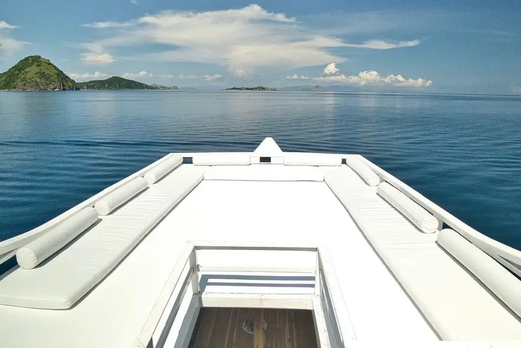 DevitaR Chill area | Devita Yacht Cruise Phinisi - BoatKomodoTrip