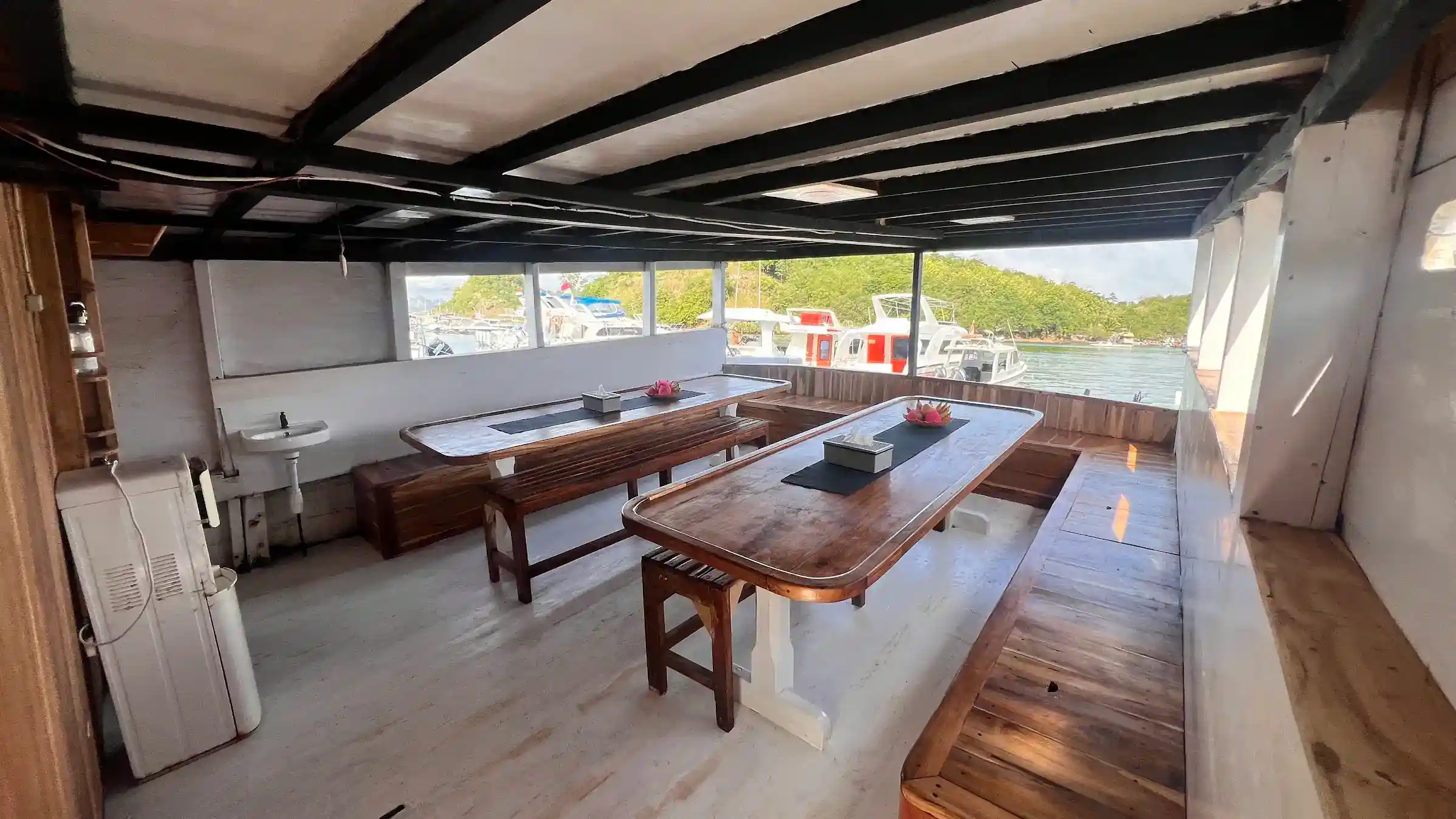 Dining Area Flores Utama Phinisi Boat Charter | Boat Komodo Trip