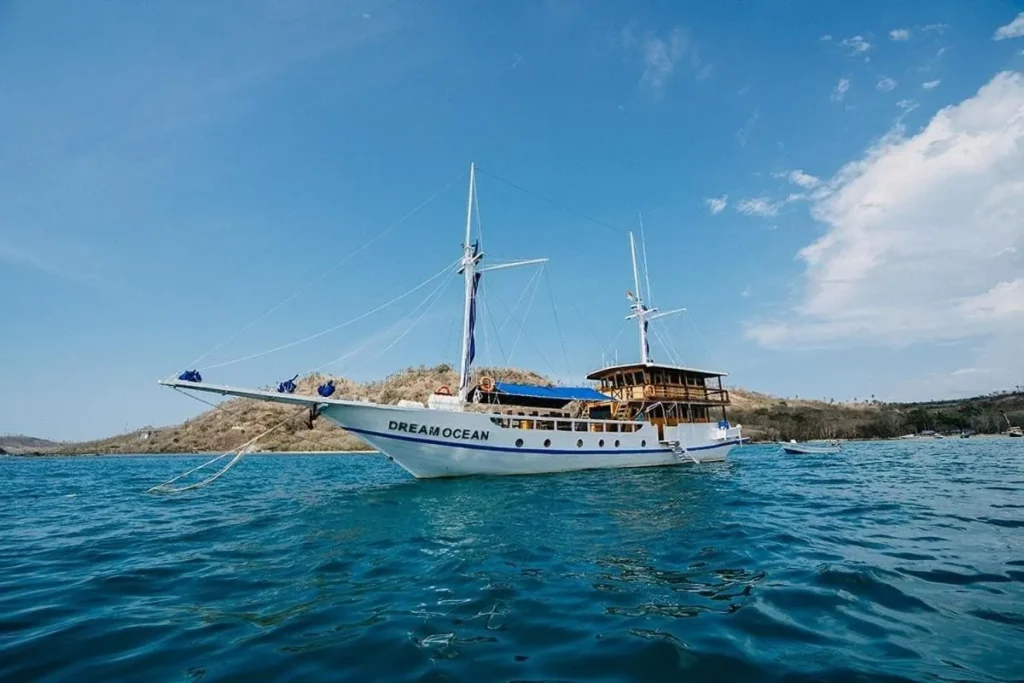 Dream Ocean Phinisi Boat Charter | Komodo Tour | Boat Komodo Trip