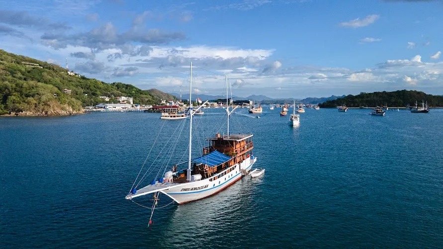 Dream Ocean Phinisi Boat Charter | Komodo Tour | Boat Komodo Trip