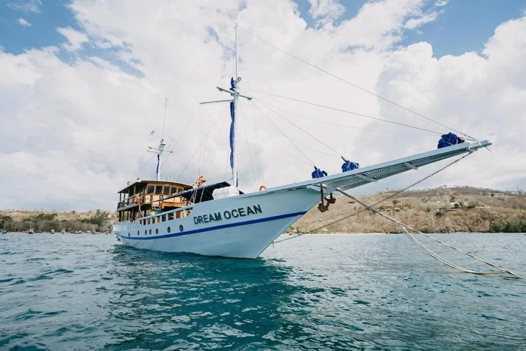 Dream Ocean Phinisi Boat Charter | Komodo Tour | Boat Komodo Trip
