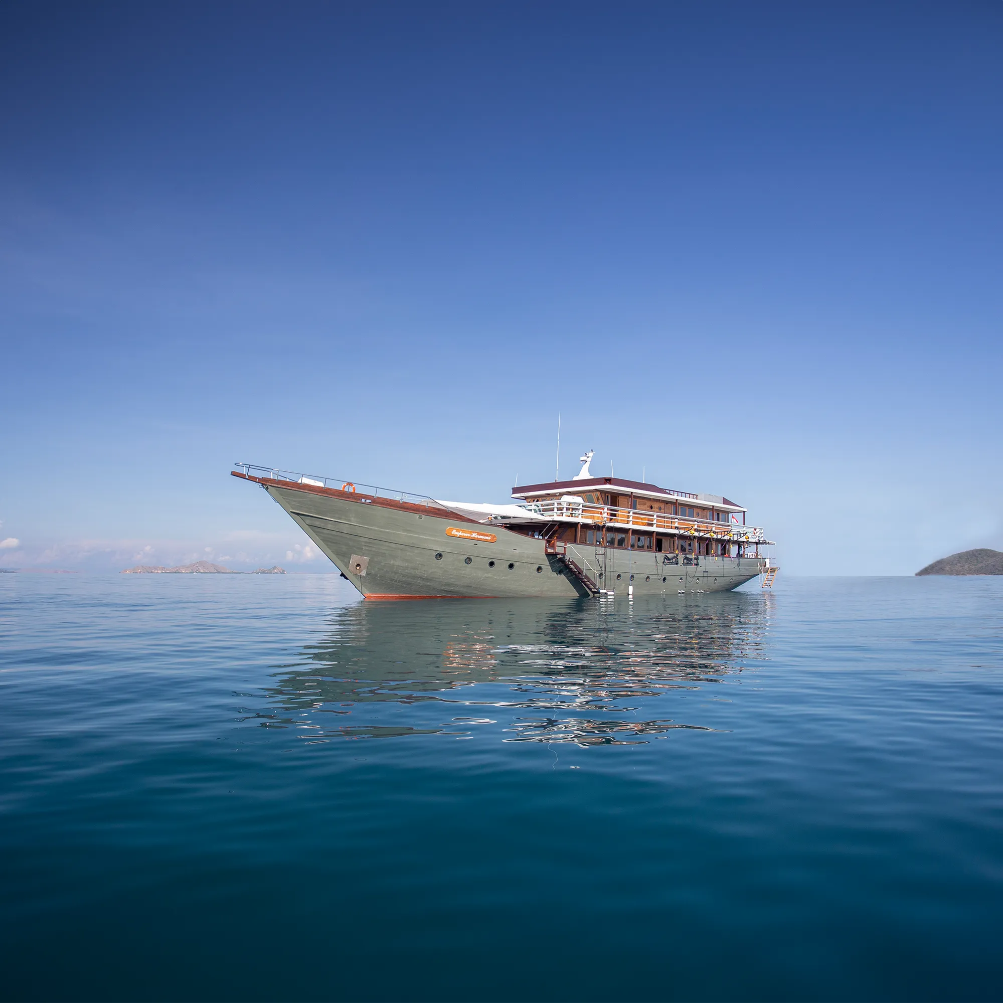 Emperor Harmoni Liveaboard Raja Ampat Charter
