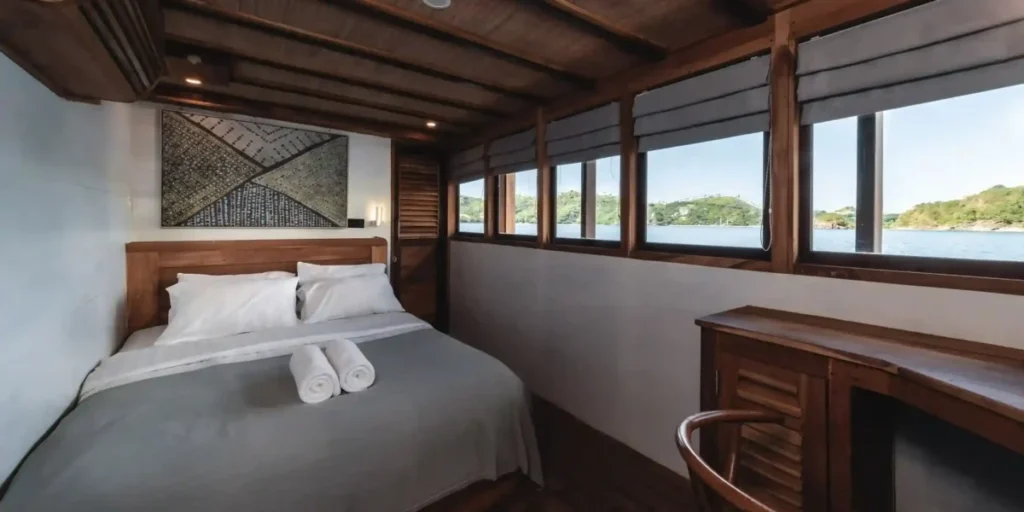 Elbark-rote-selayar-cabin-1200x600