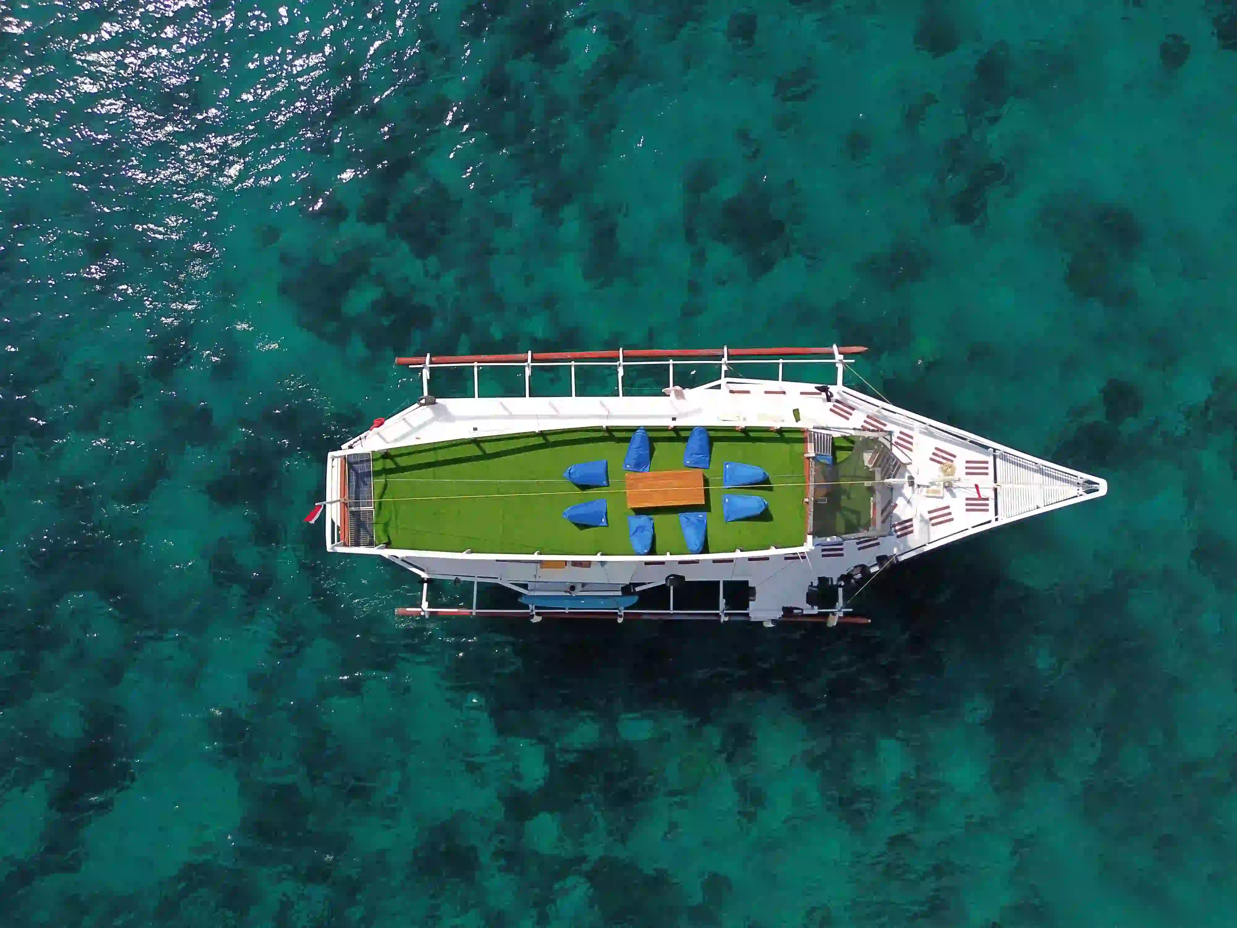 Exterior 3 Island Phinisi