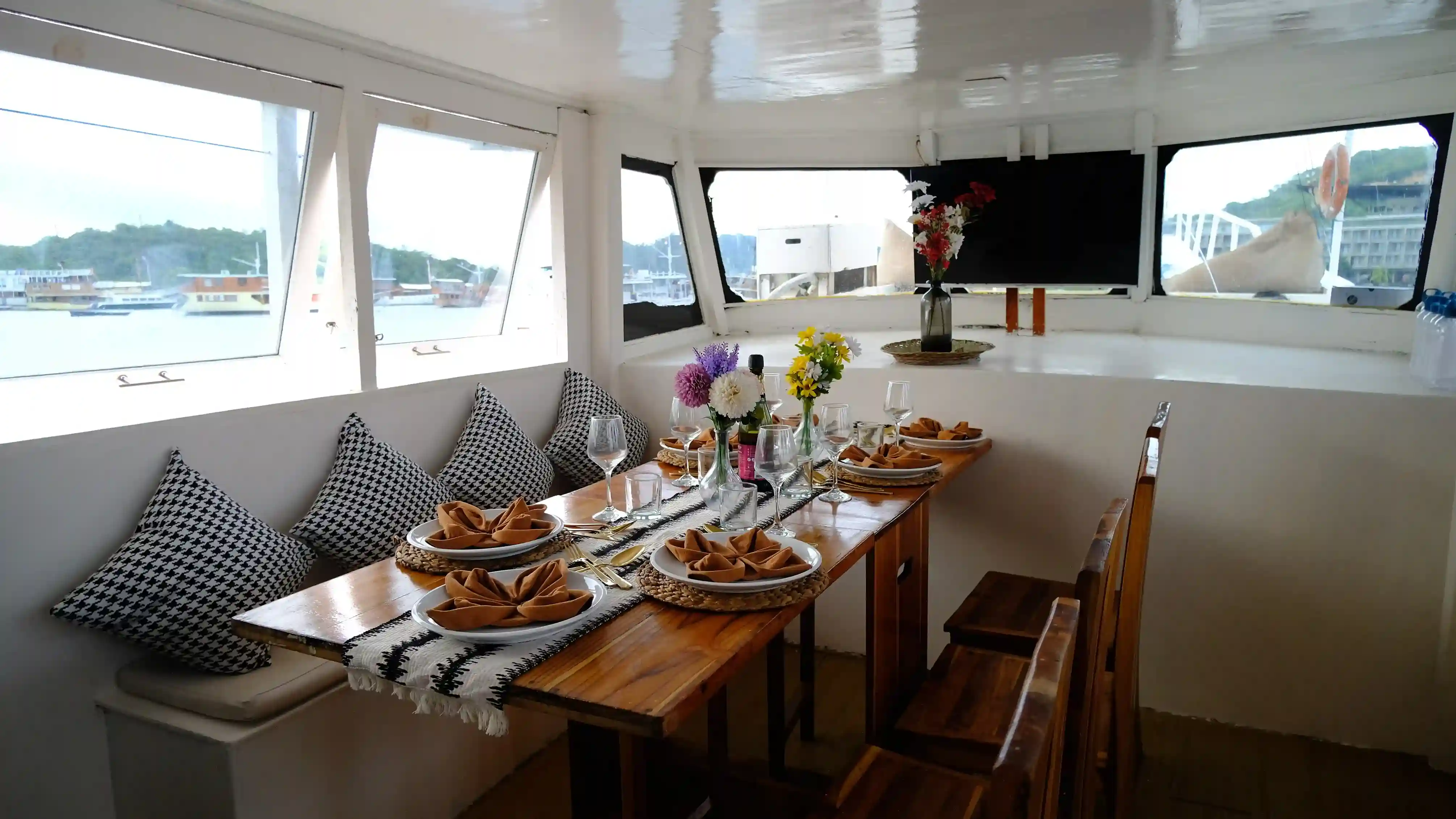 Giona Liveaboar - BoatKomodoTrip