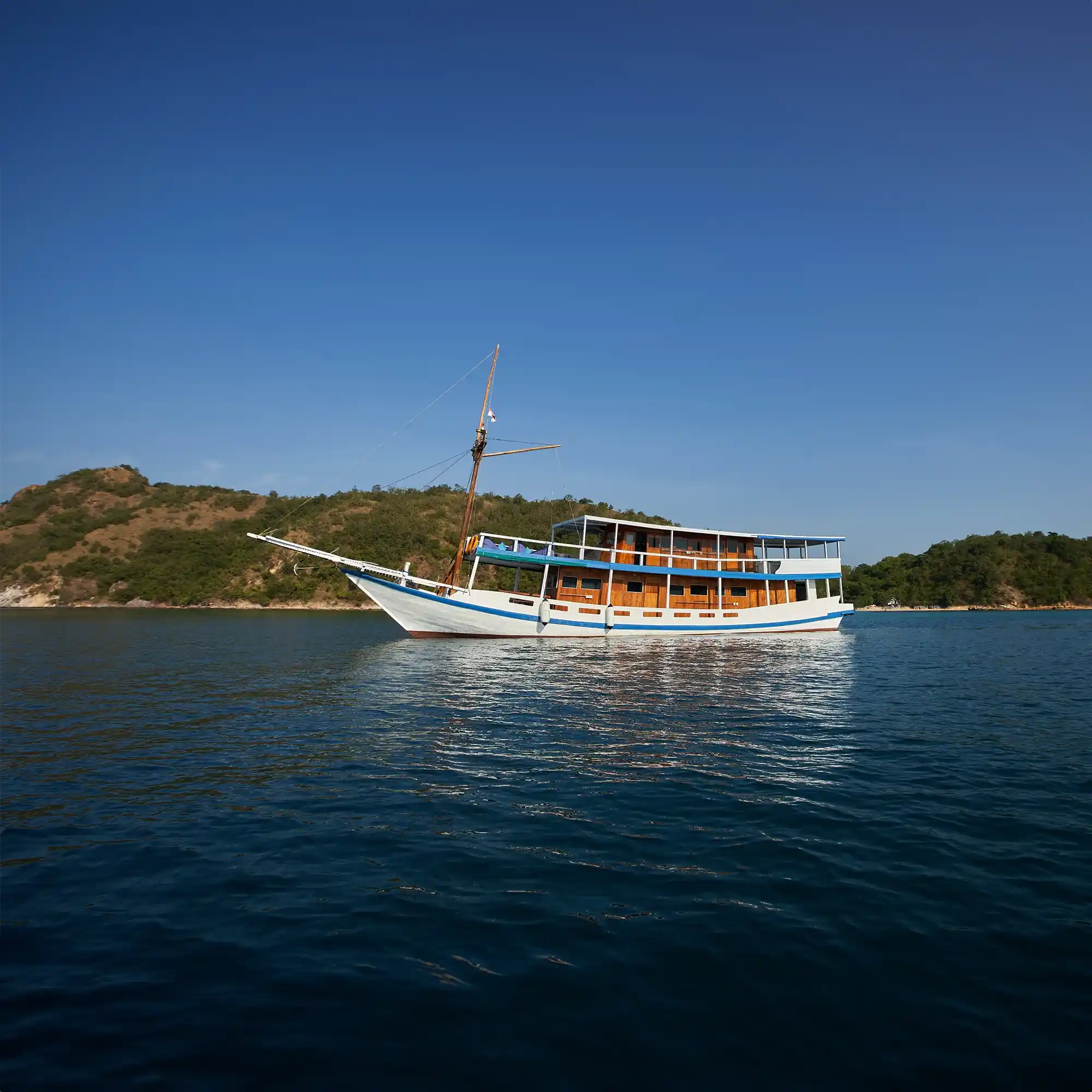 La Dyana Phinisi Charter in Komodo National Park