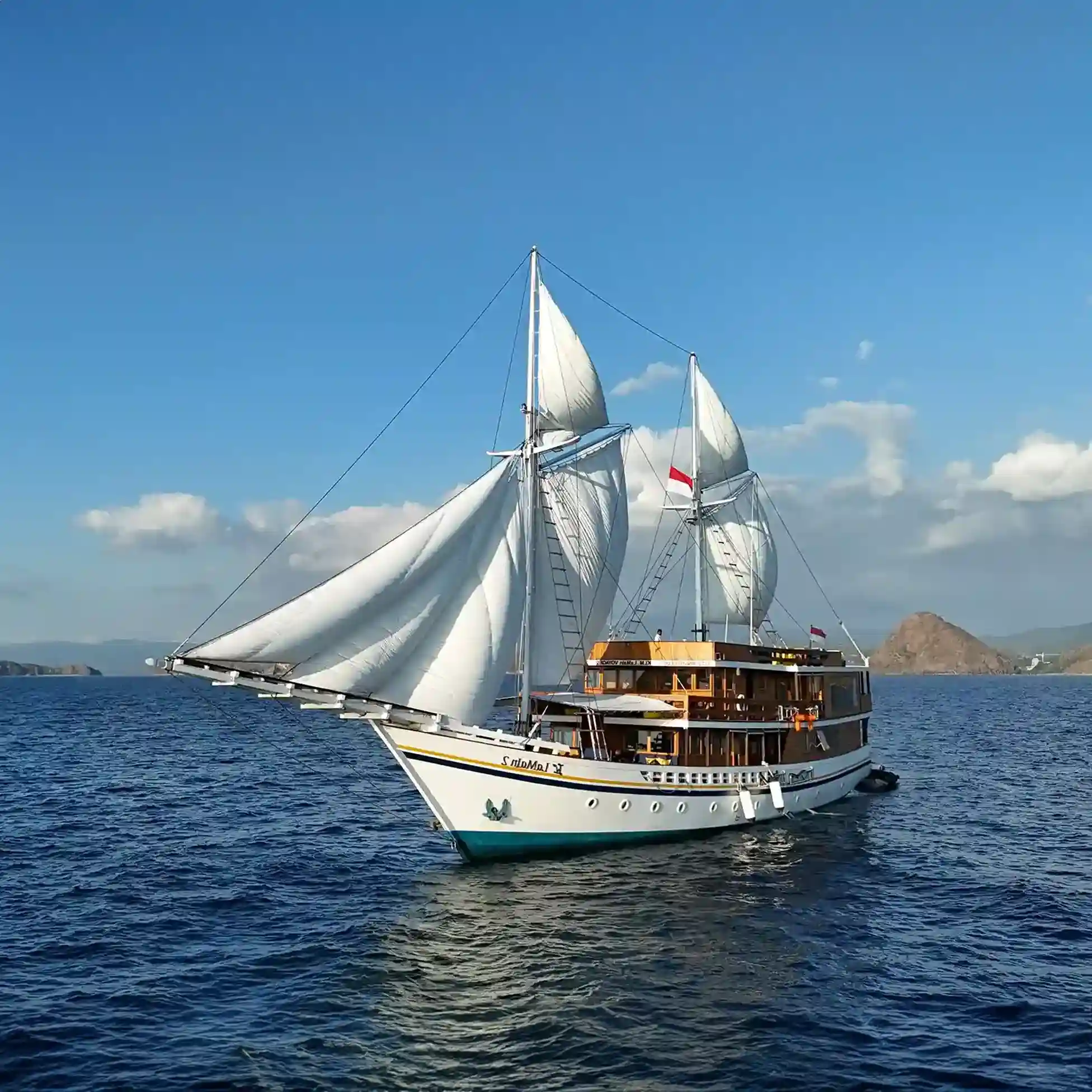 Lamain Voyage 2: VIP Phinisi Komodo Charter with Master Jacuzzi