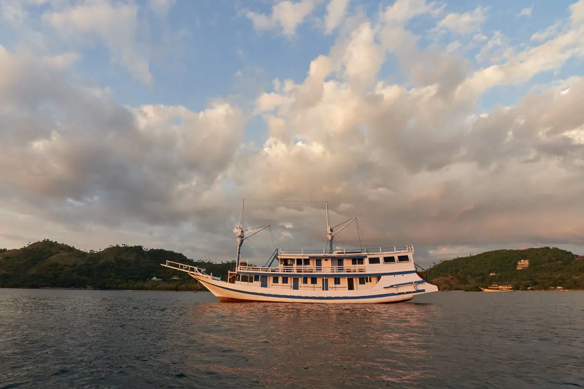 La Nissa Cruise Phinisi - BoatKomodoTrip