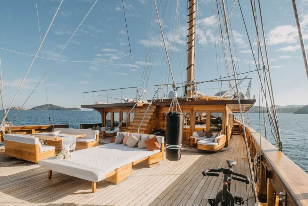 Lamima-Main-deck-1024×683