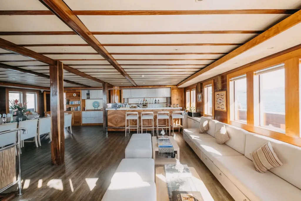 10 Best Yachts to Charter in Komodo for 2025