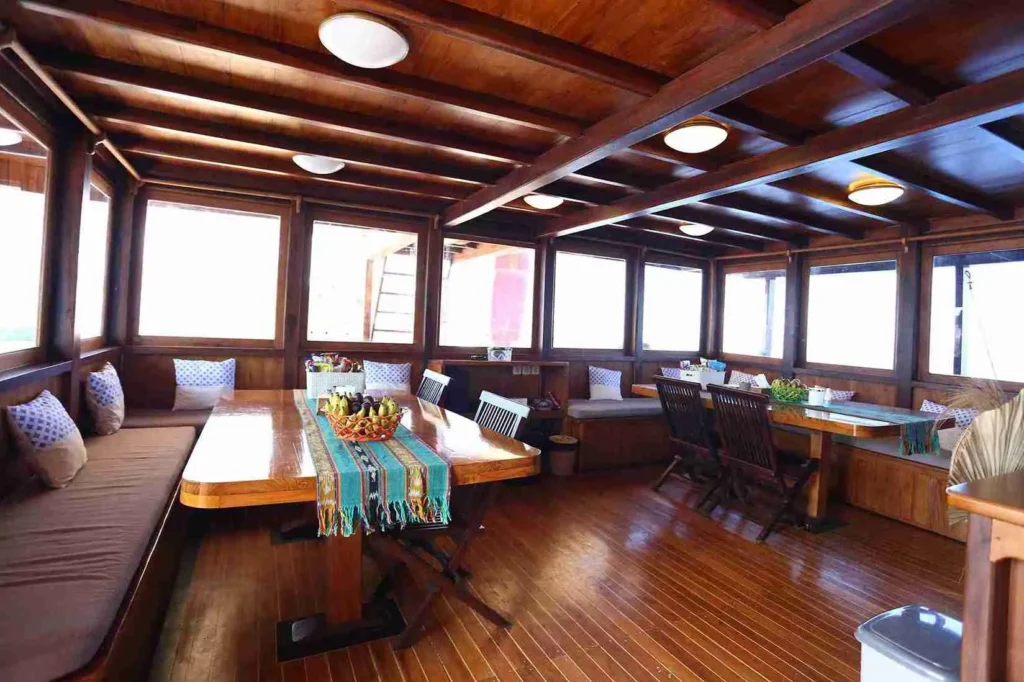 Leticia Cruise Liveboard - BoatKomodoTrip