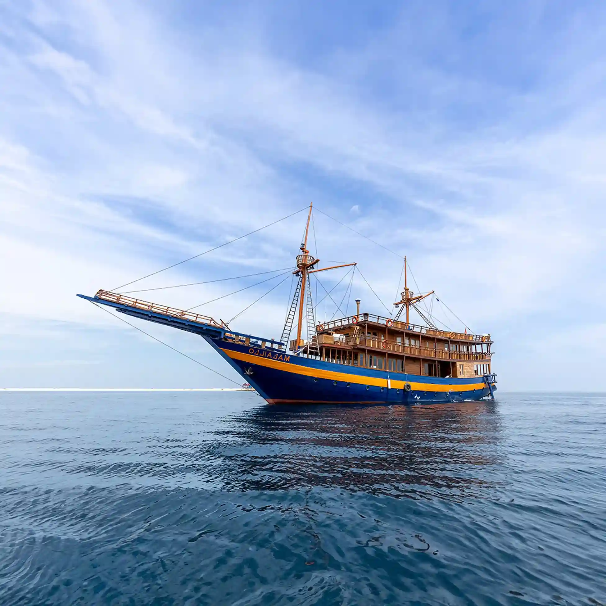 Malaillo VVIP Phinisi Charter in Komodo