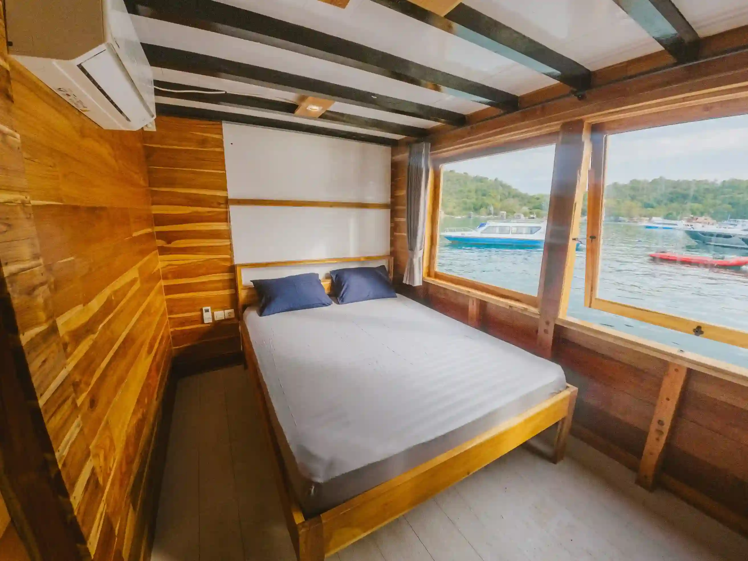 Maheswari Phinisi Signature Cabin | Boat Komodo Trip