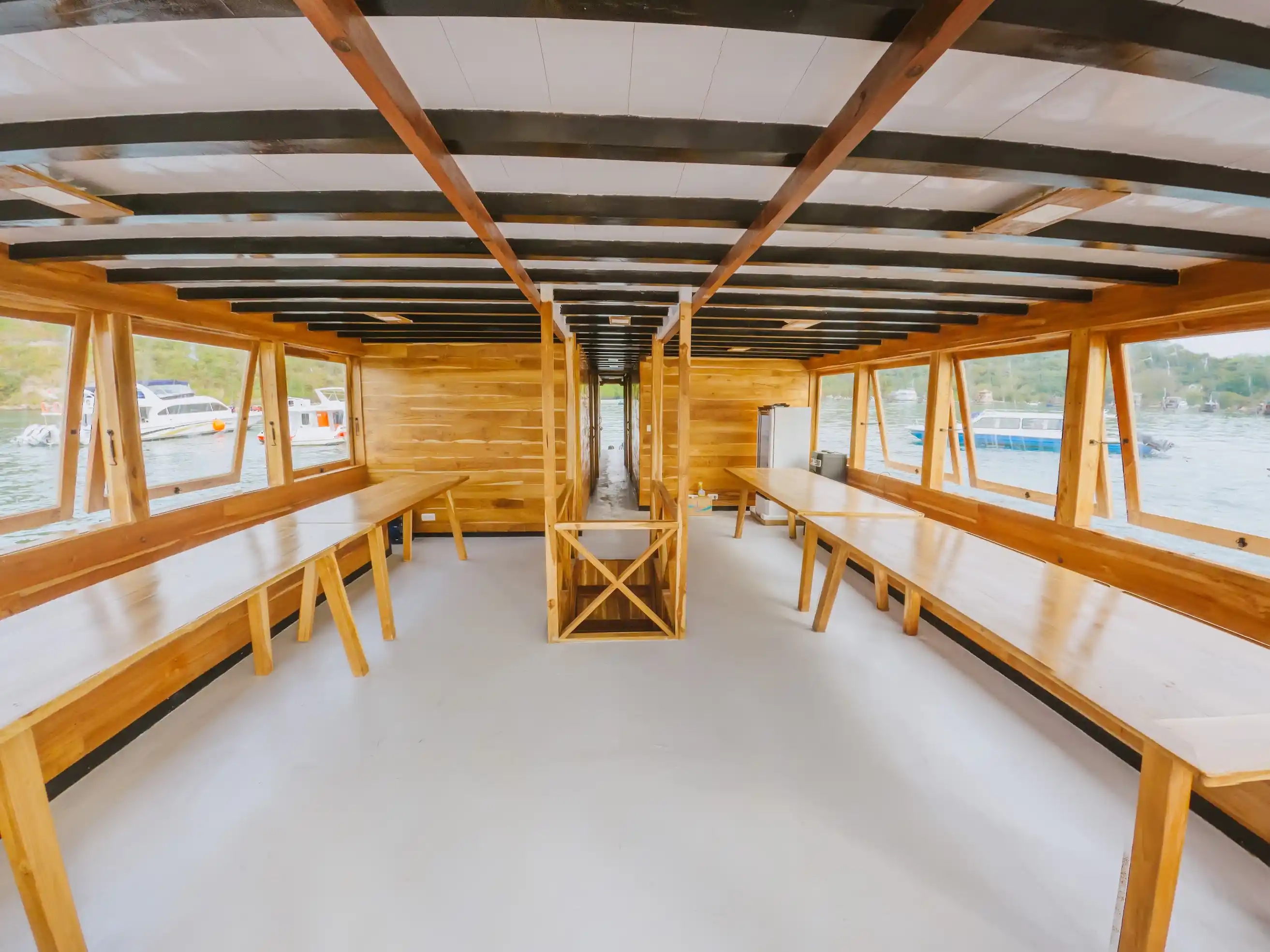 Maheswari Phinisi Indoor area | Boat Komodo Trip