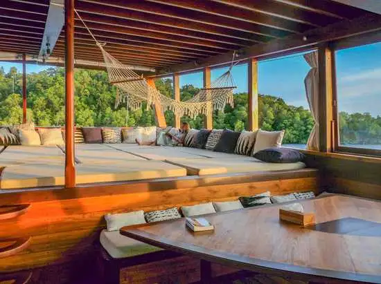 Majik - BoatKomodoTrip