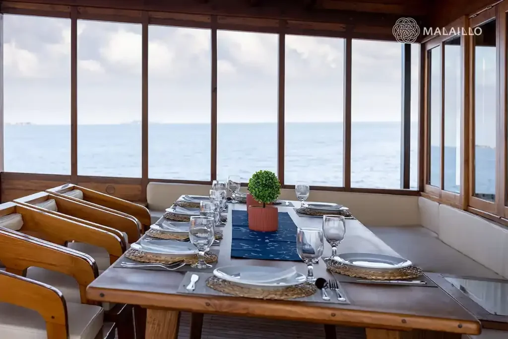 Malailo-Phinisi-Dining-Area-1-1024×683