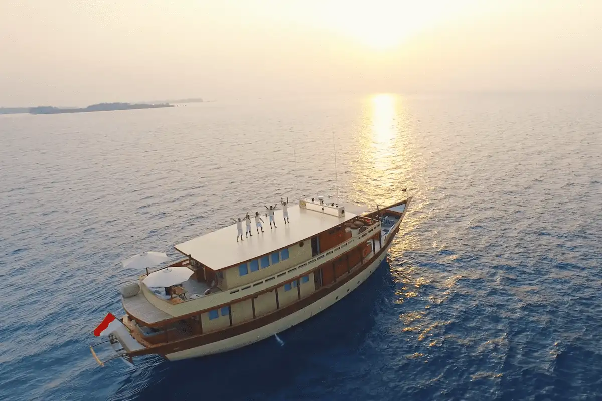 Mischief Cruise Yacht