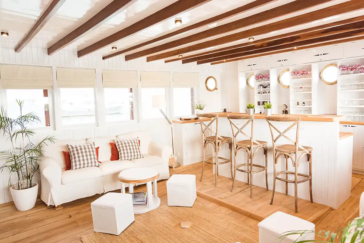 Mischief Cruise Yacht