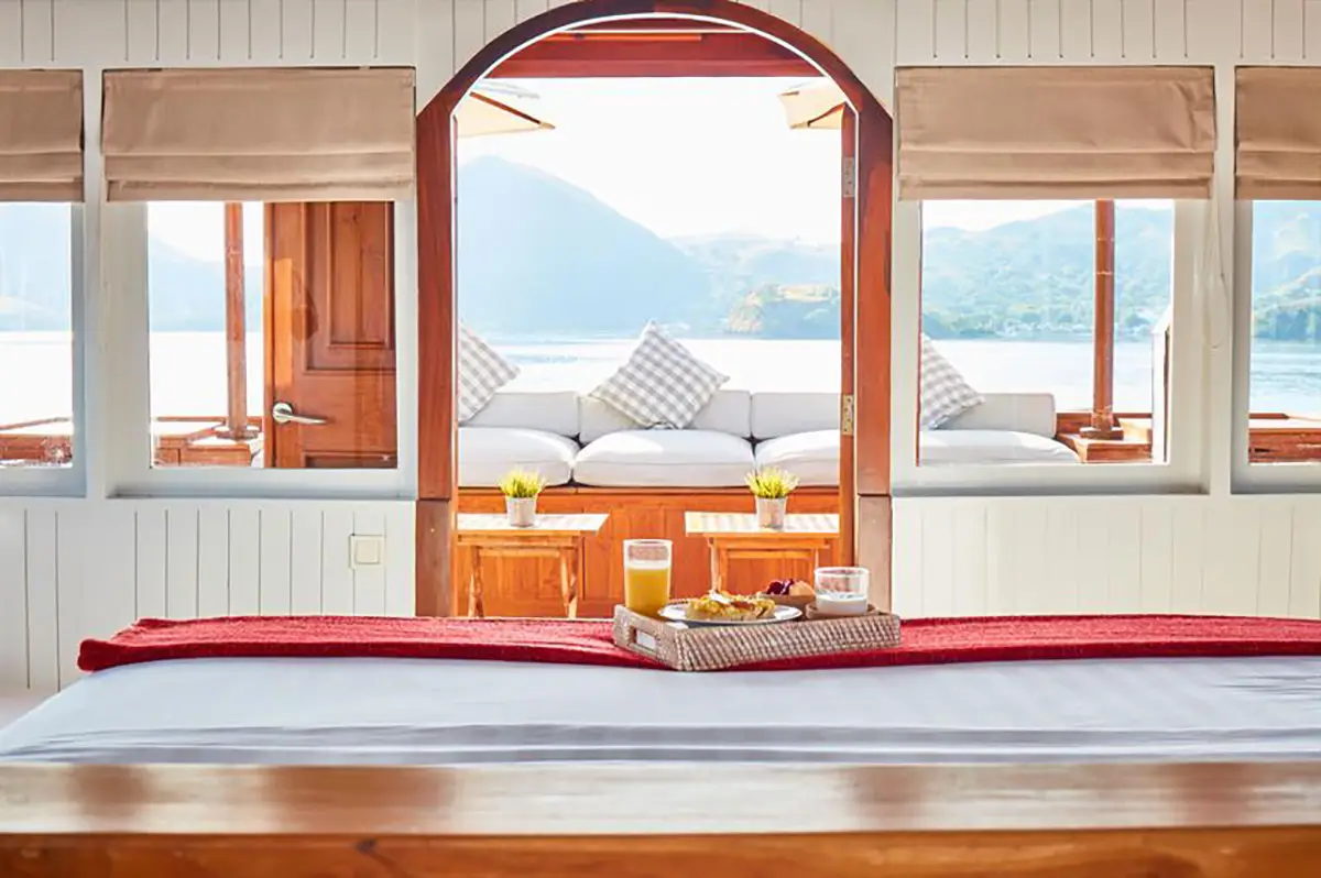 Master Room - Image 2