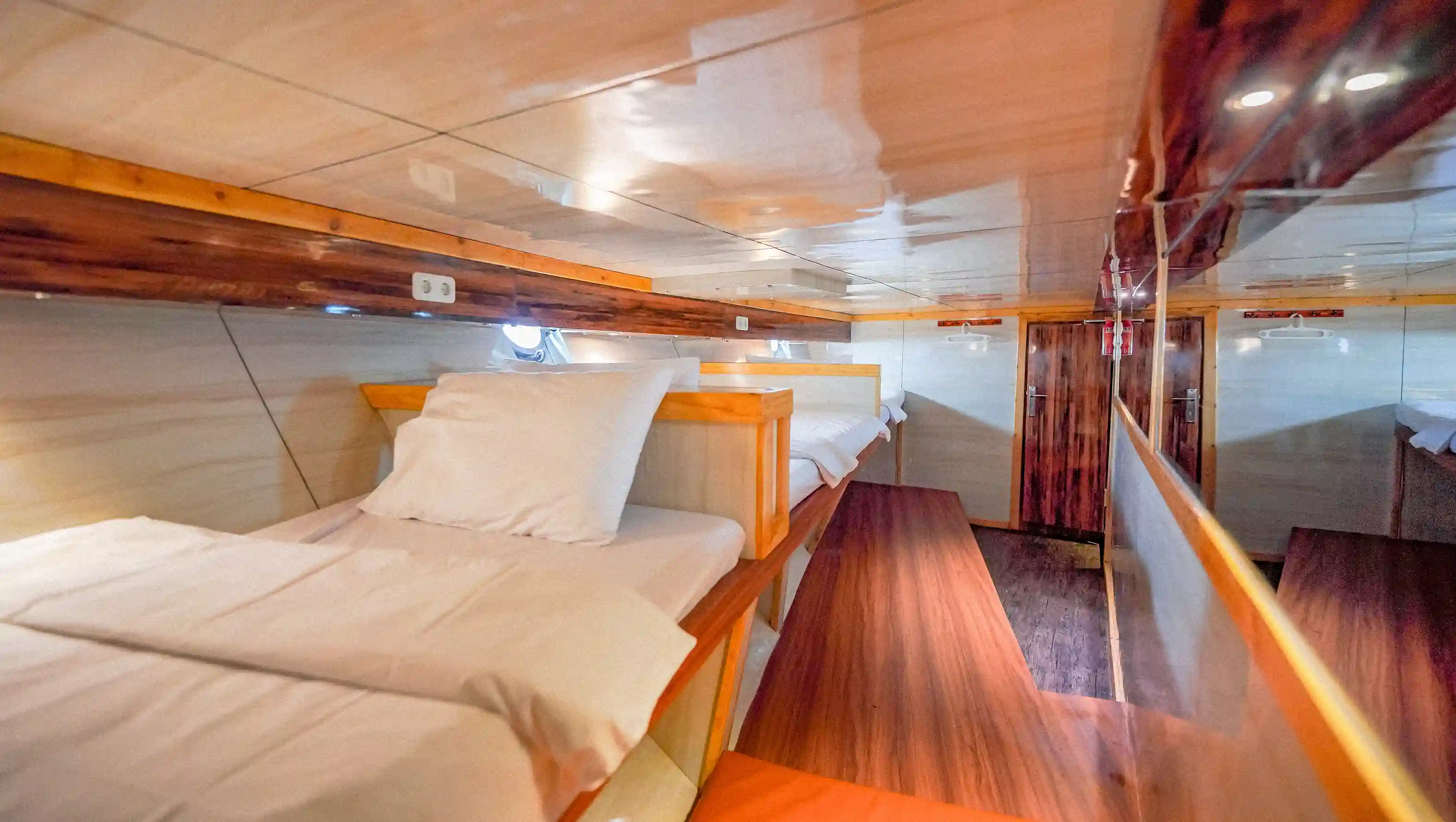 Ocean Angle Yacht Cruise Phinisi by Boat Komodo Trip