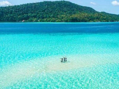 Timbul Sand in Raja Ampat - Boat Komodo Trip