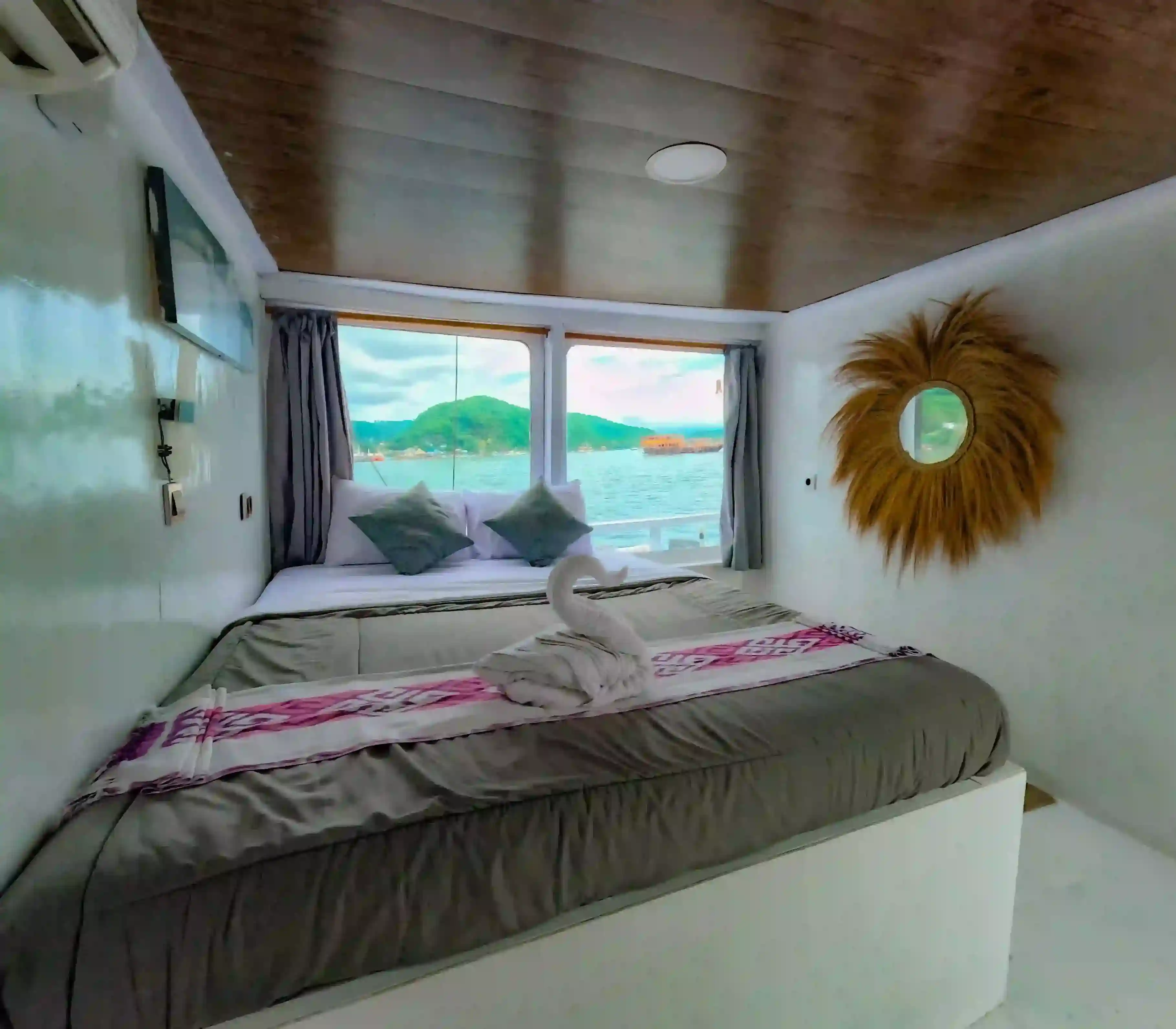 Private Cabin 3 Island Phinisi Boat Charter | Boat Komodo Trip