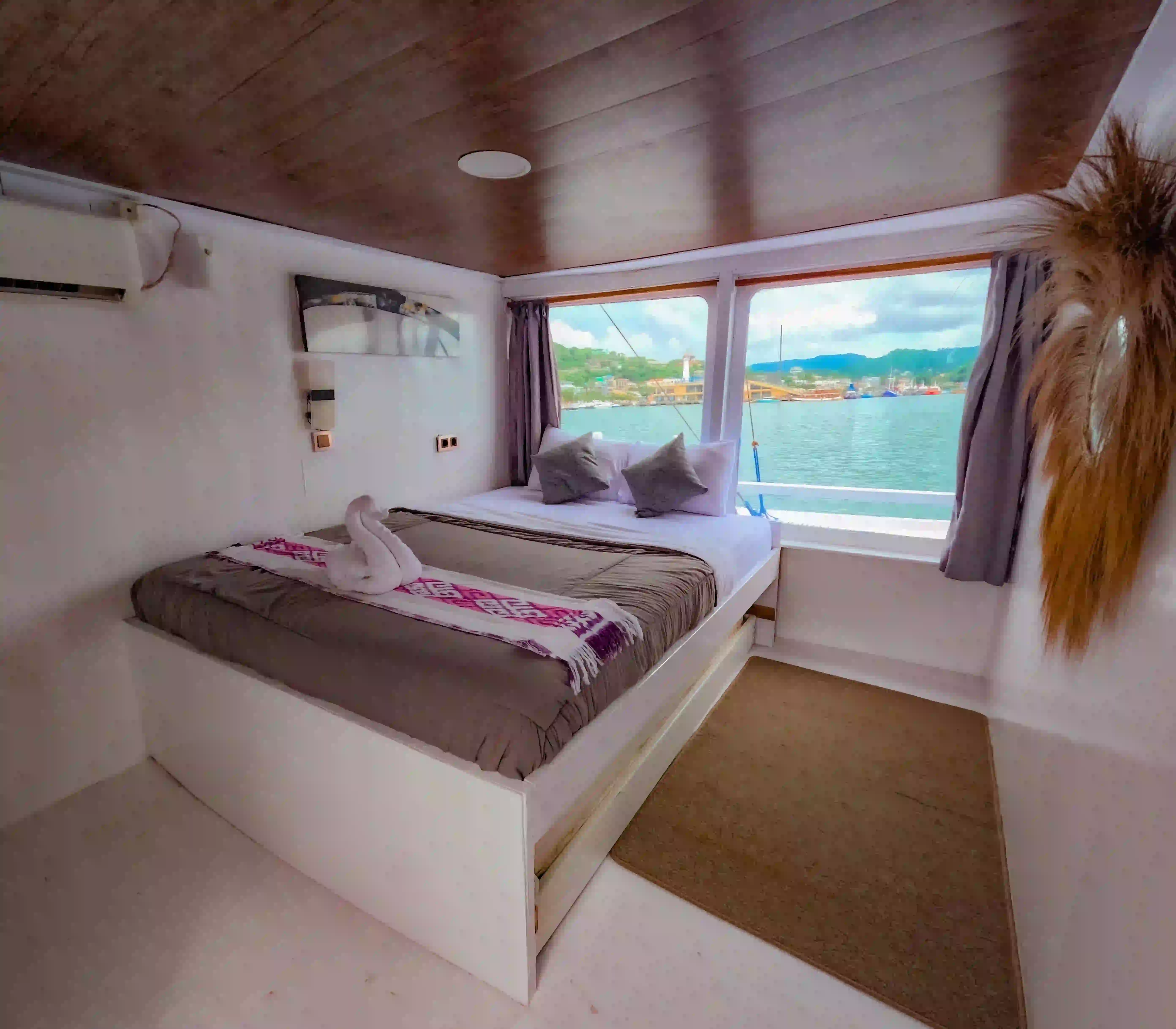 Private Cabin 3 Island Phinisi Boat Charter | Boat Komodo Trip